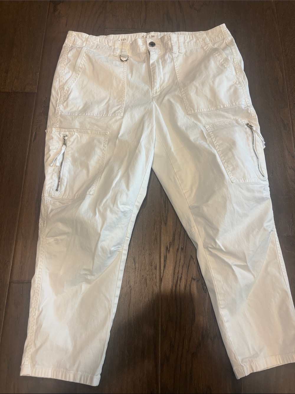 White House Black Market White Cargo Capris with Zip Pockets